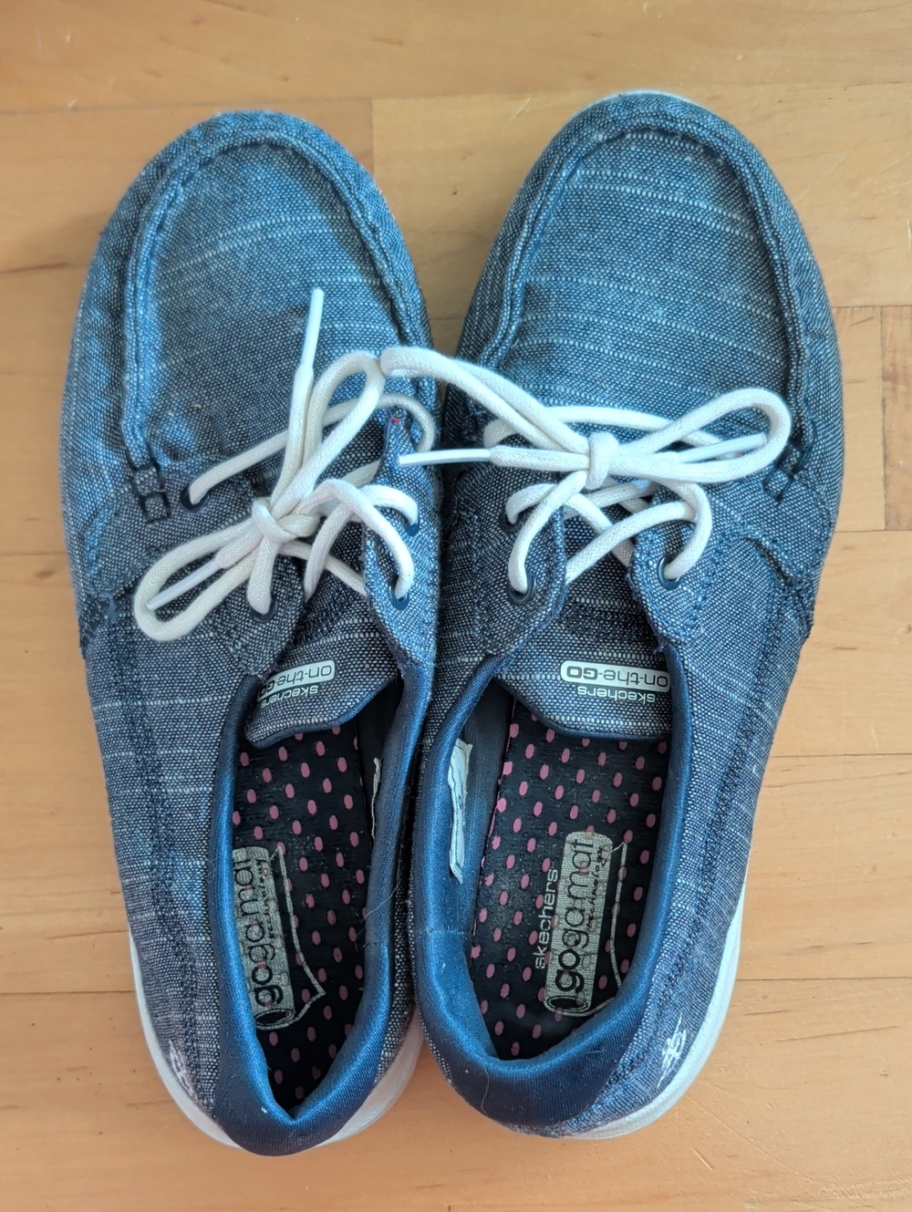 Skechers On The Go Blue Canvas Boat Shoes with White Laces Size 7